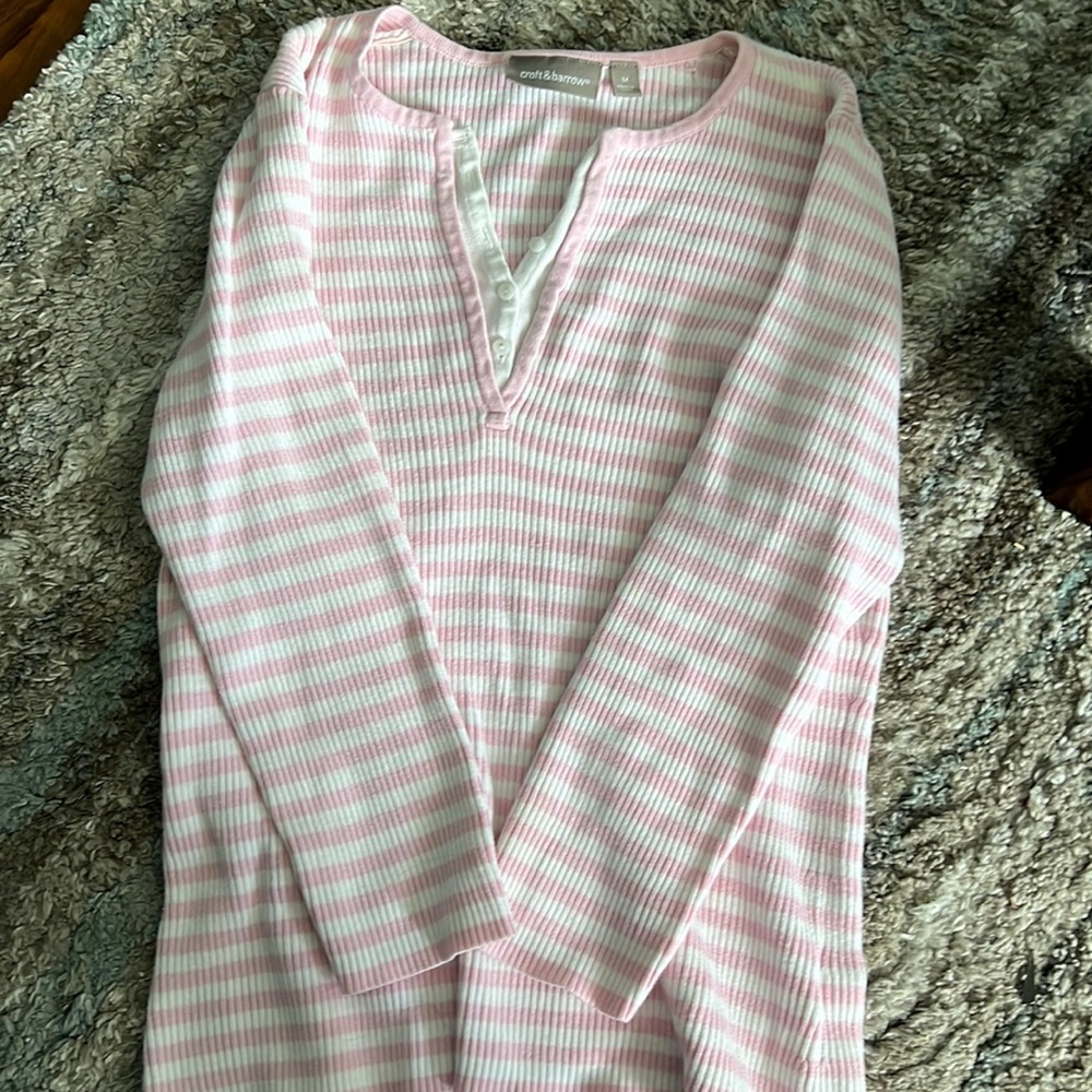 Only worn like once, smoke-free home quarter length sleeves